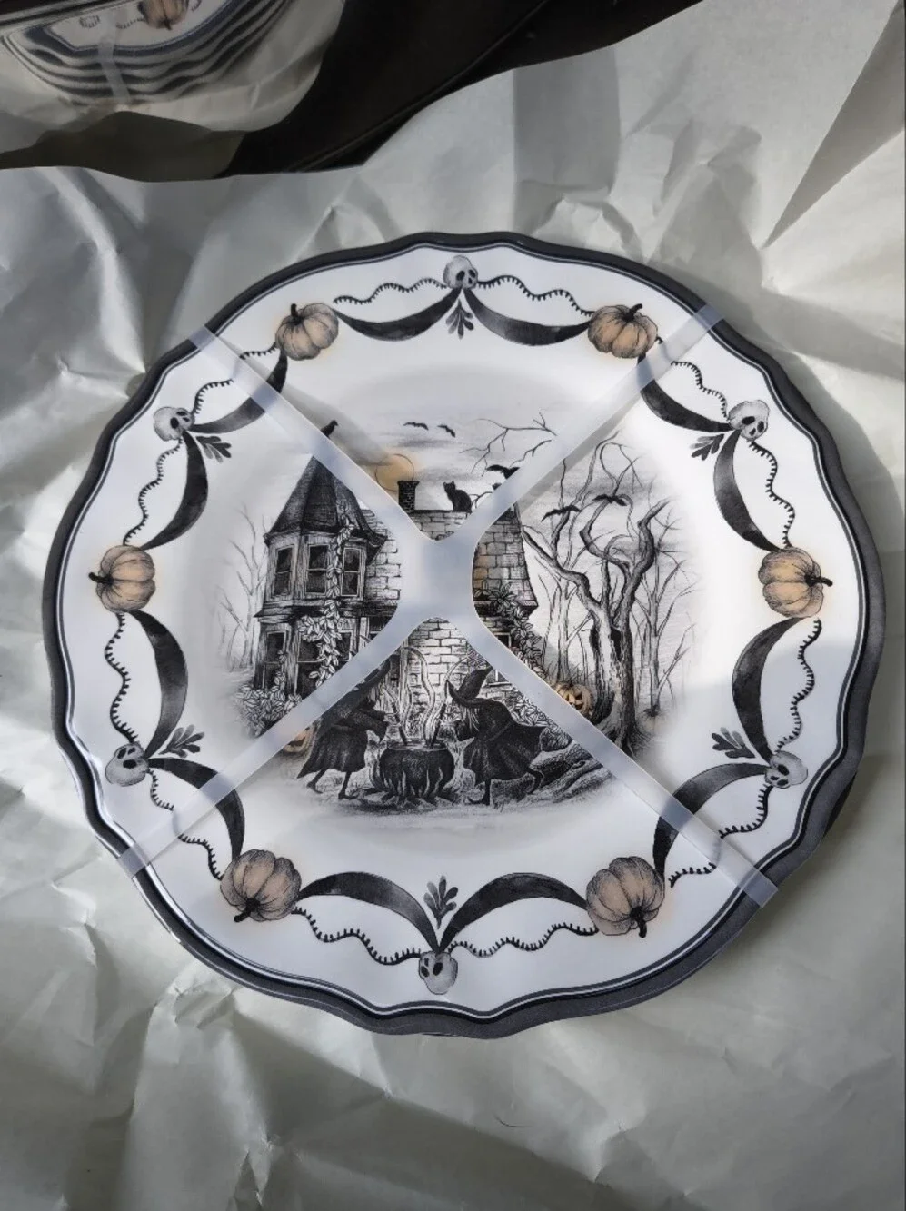 Set of  4 Witches With Cauldron Melamine Halloween Plates